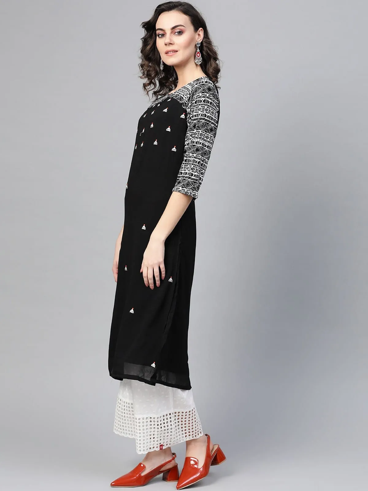 Black Knitted Embroidered Kurta