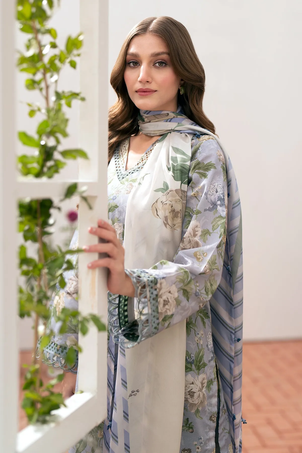 EMBROIDERED LAWN UF-529