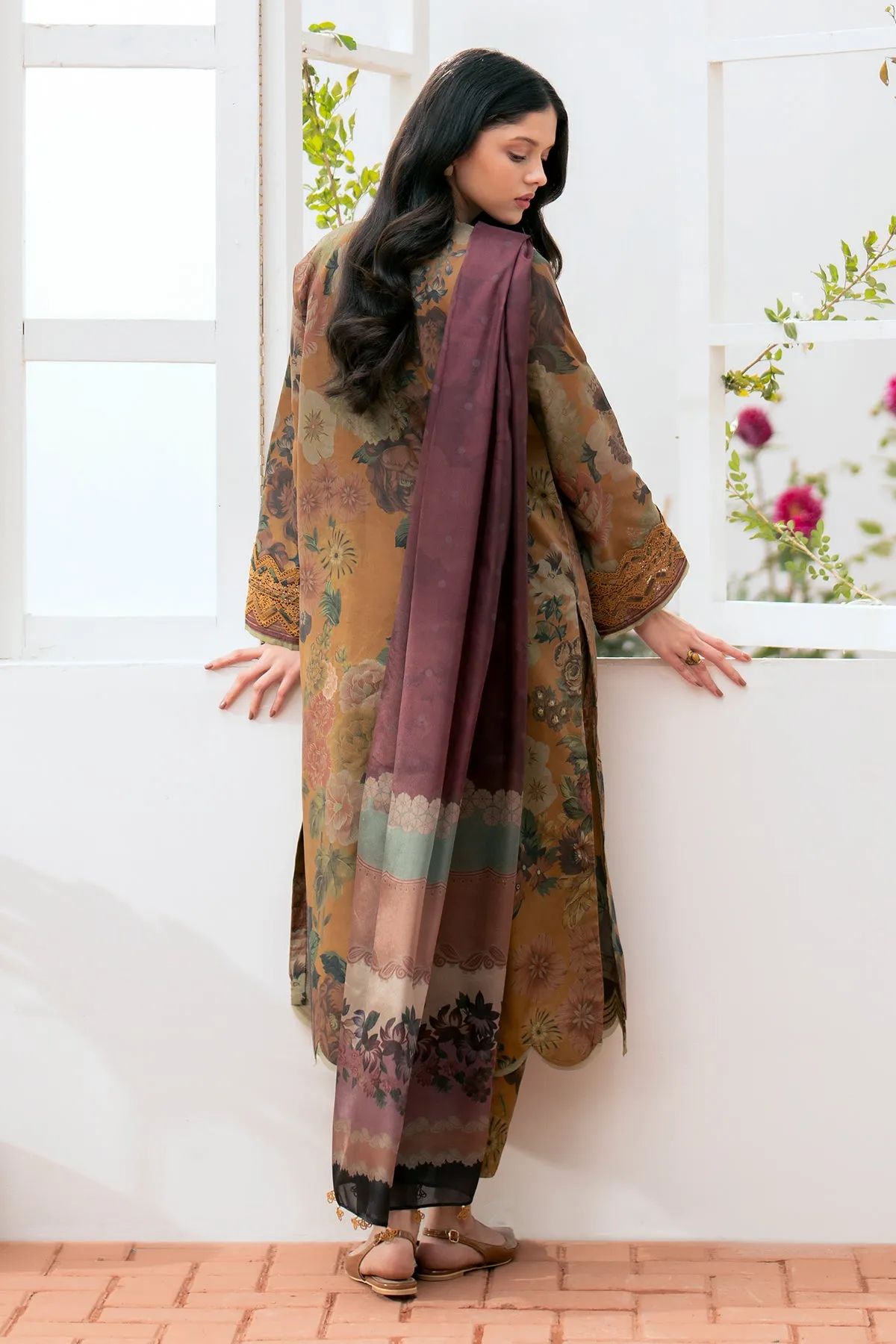 EMBROIDERED LAWN UF-530