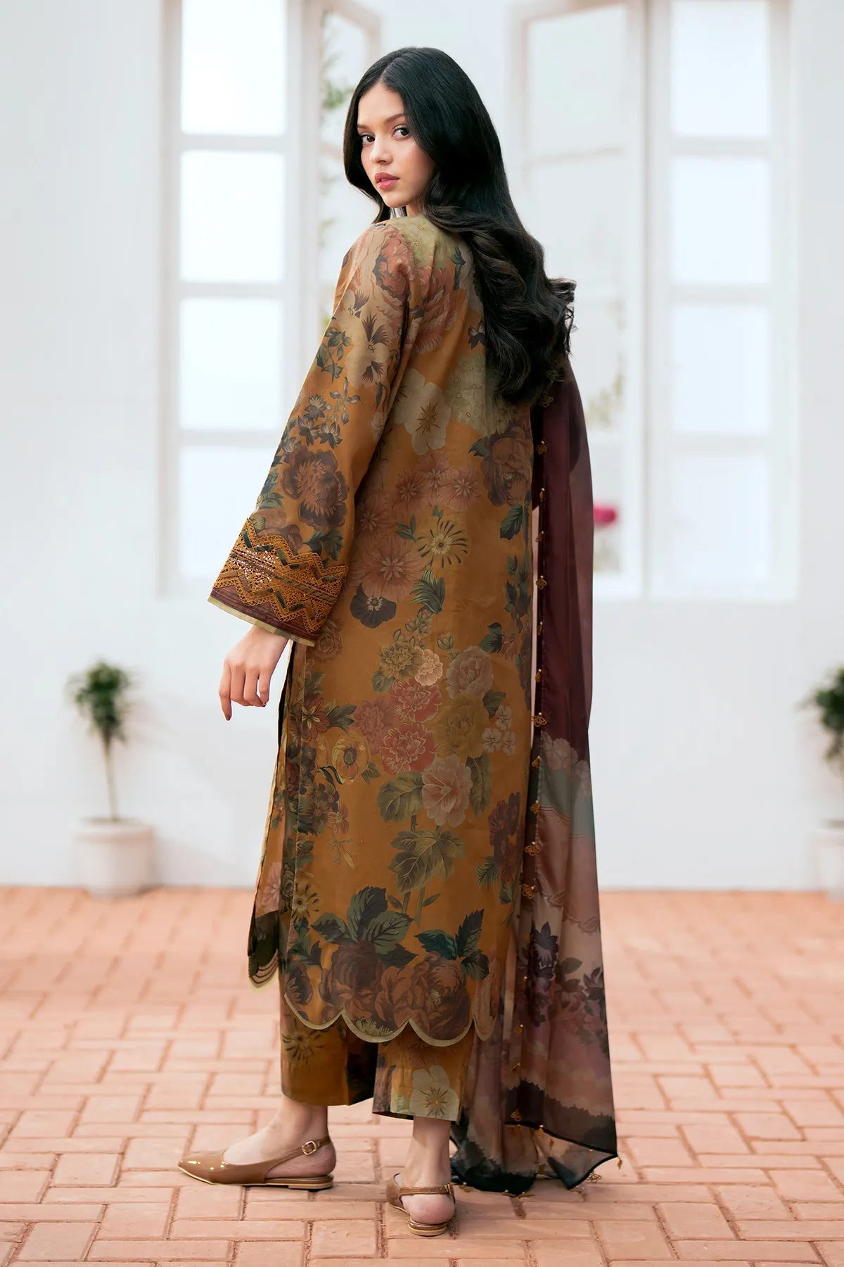 EMBROIDERED LAWN UF-530