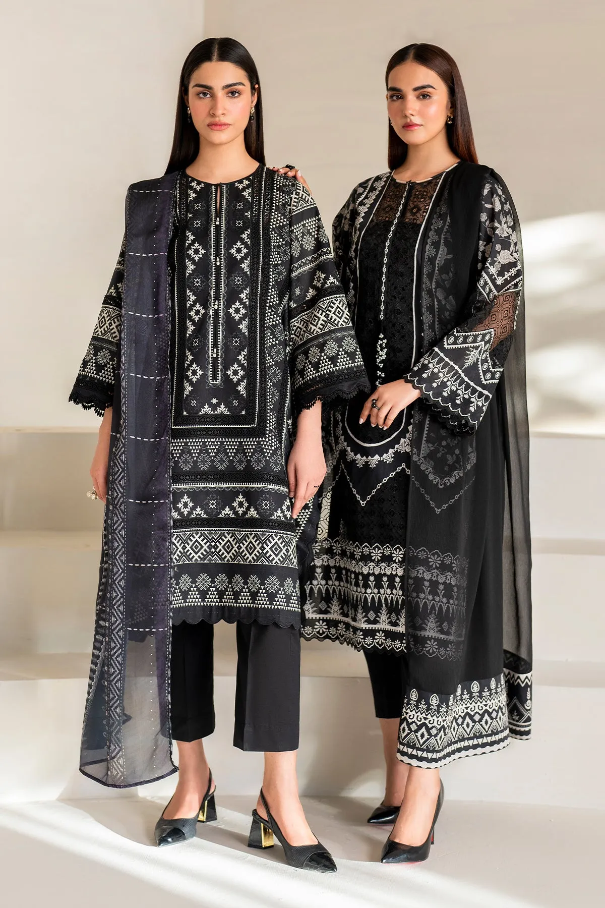 EMBROIDERED LAWN UF-671