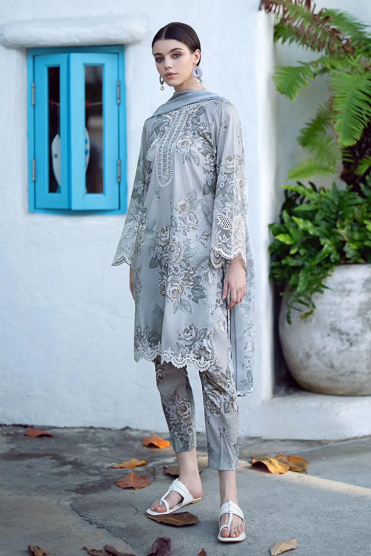 EMBROIDERED PRINTED LAWN UF-557