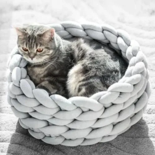 Knitted Pet Bed