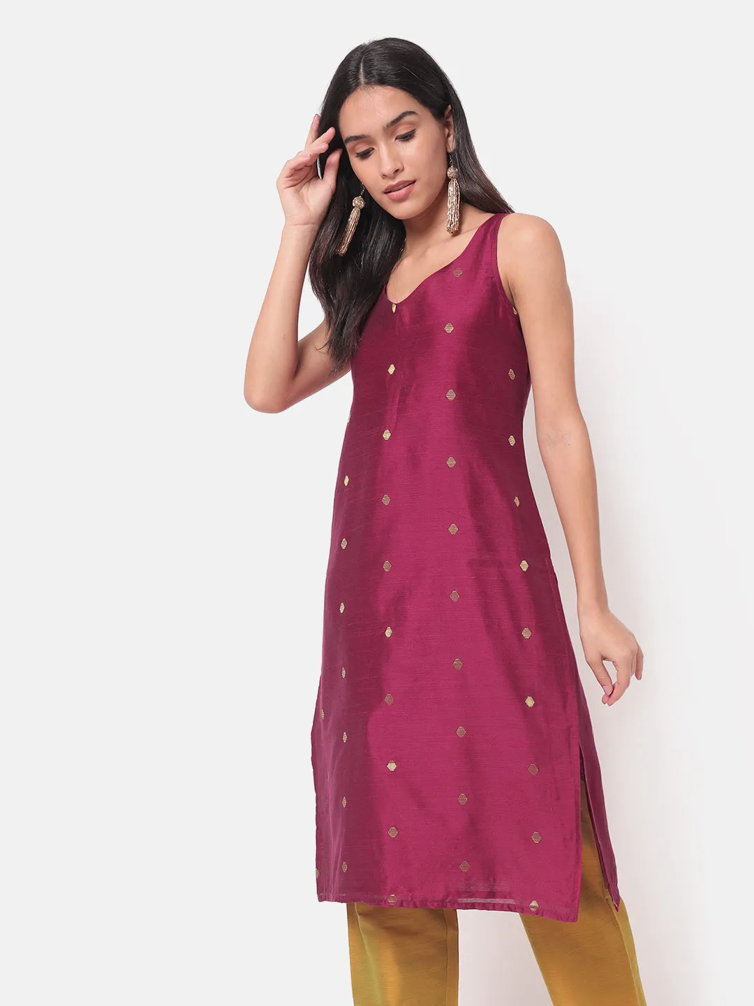 Nohreen Wine Tasseled Kurta