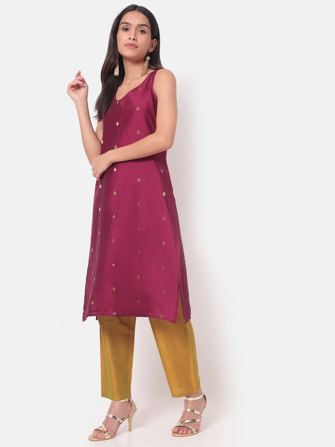 Nohreen Wine Tasseled Kurta